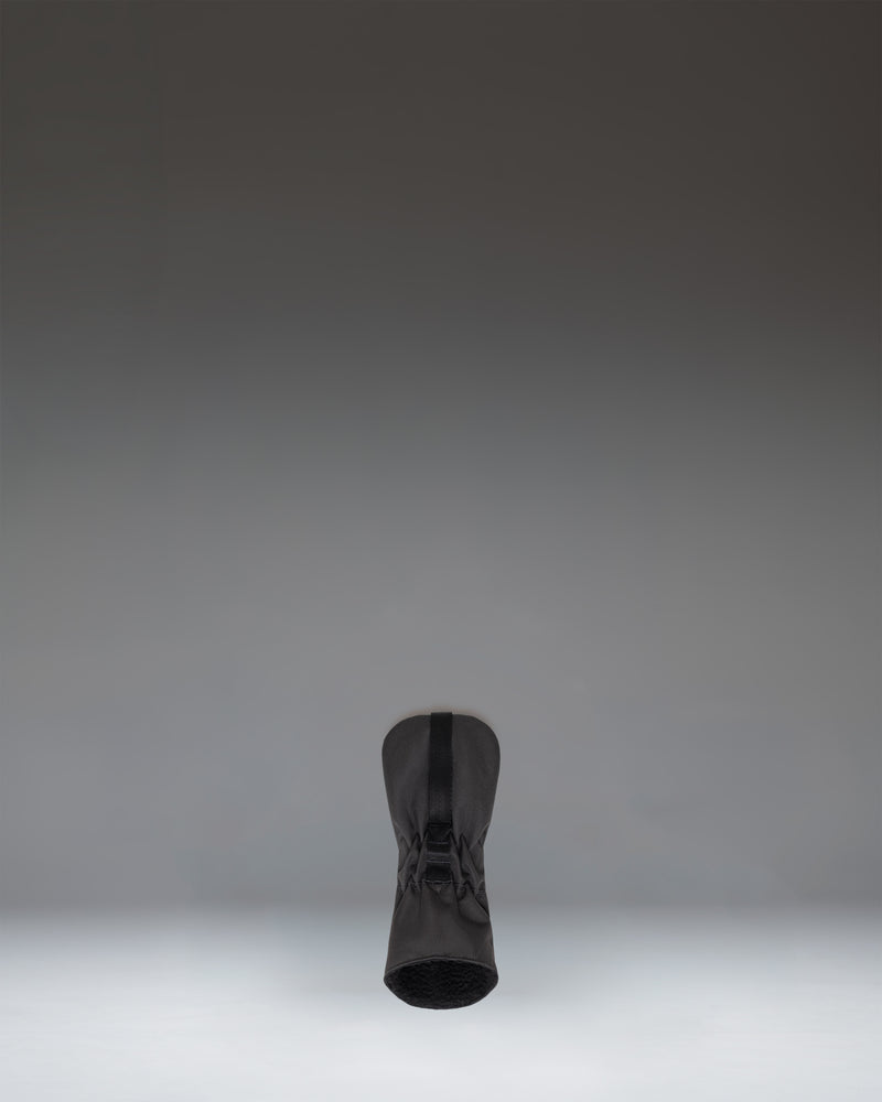 Herschel Heritage Hybrid Head Cover in black, featuring a sleek, durable design with a classic diamond accent on top.